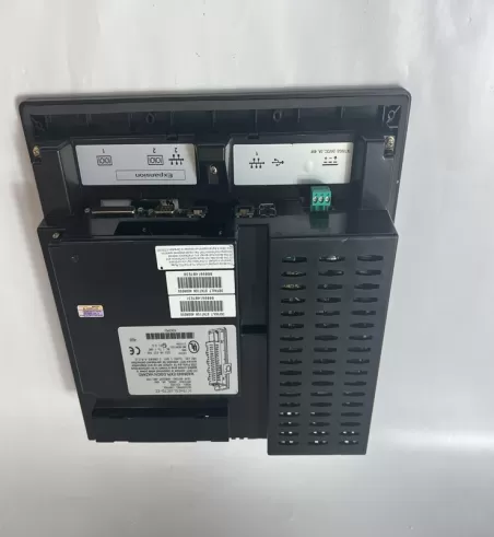 IC754CSL12CTD GE	Panel HMI Touchscreen